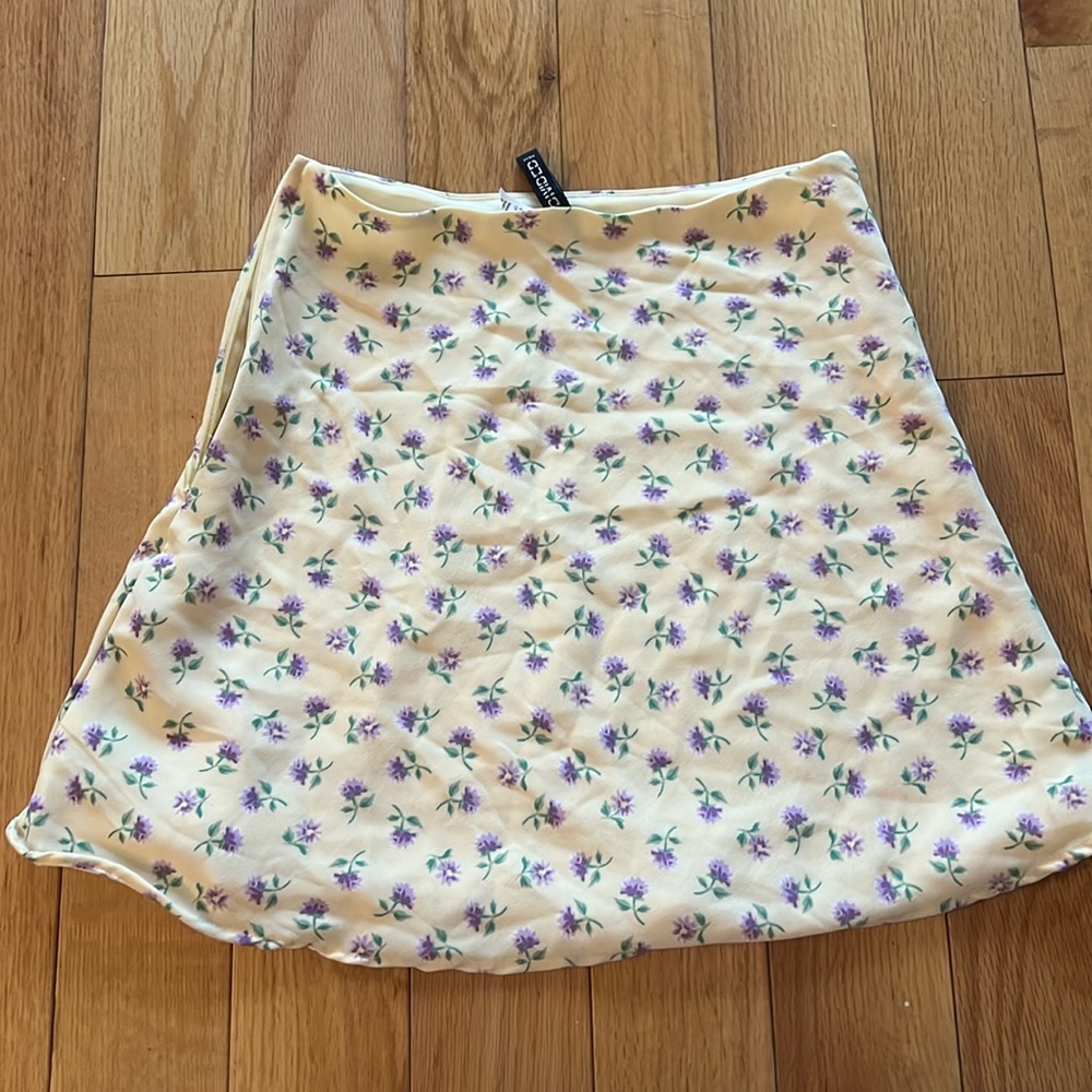 Yellow mini skirt